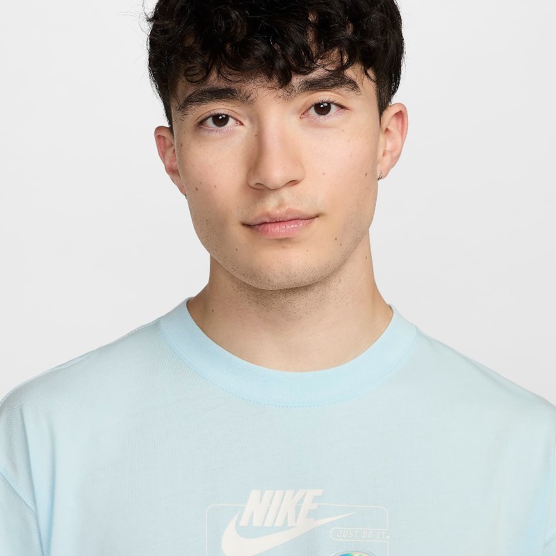 nike t shirt